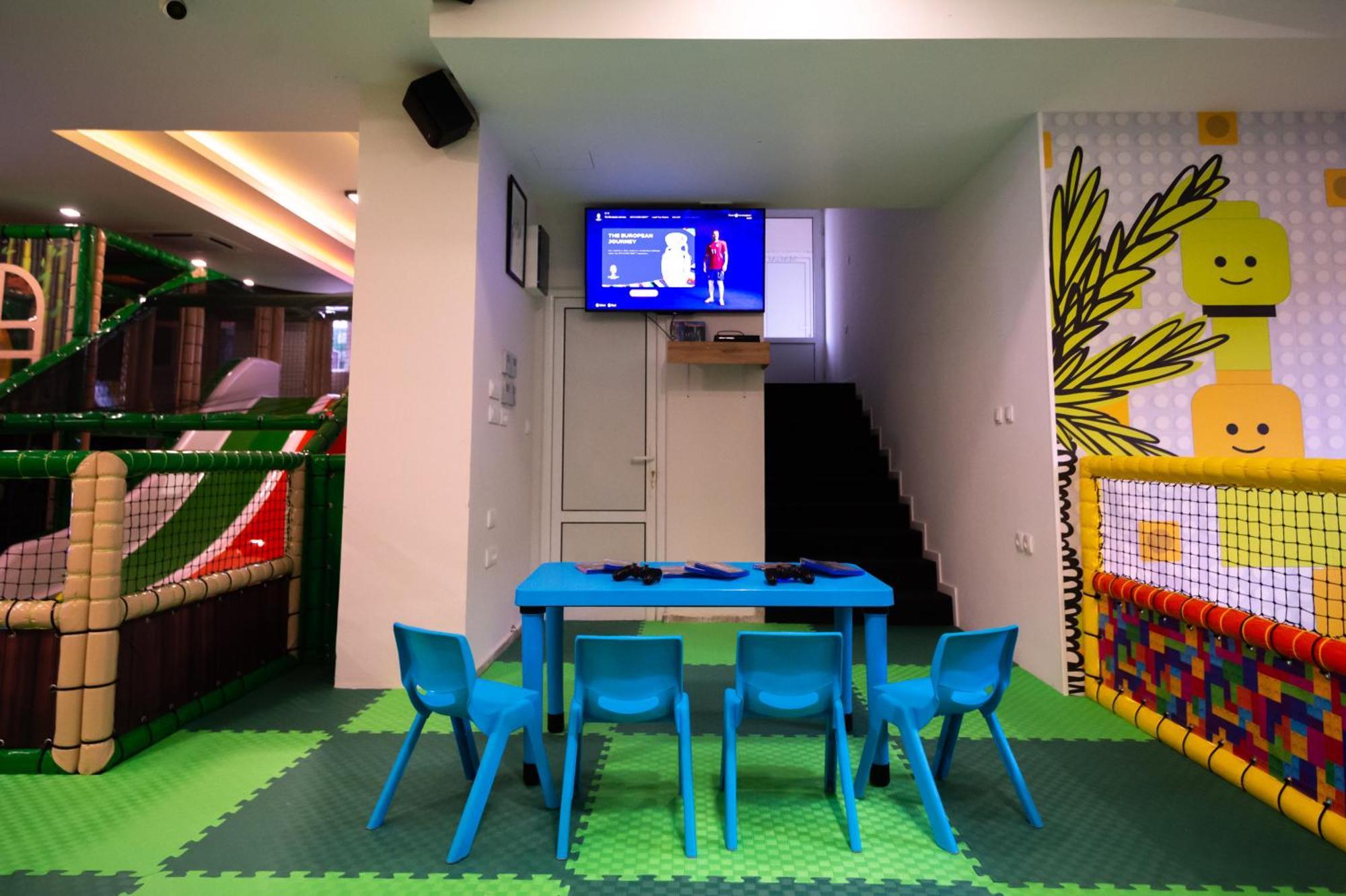 Hotel Nest Bijeljina Ngoại thất bức ảnh