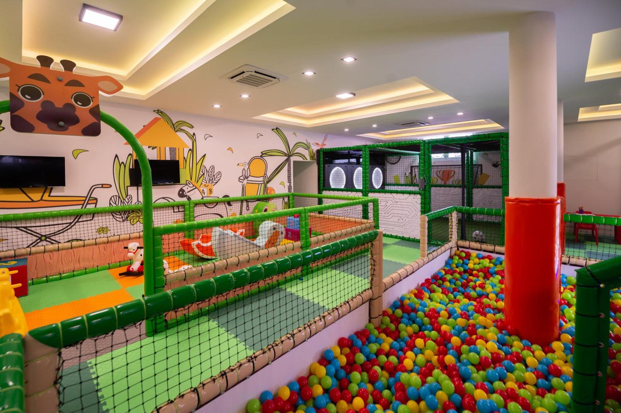 Hotel Nest Bijeljina Ngoại thất bức ảnh