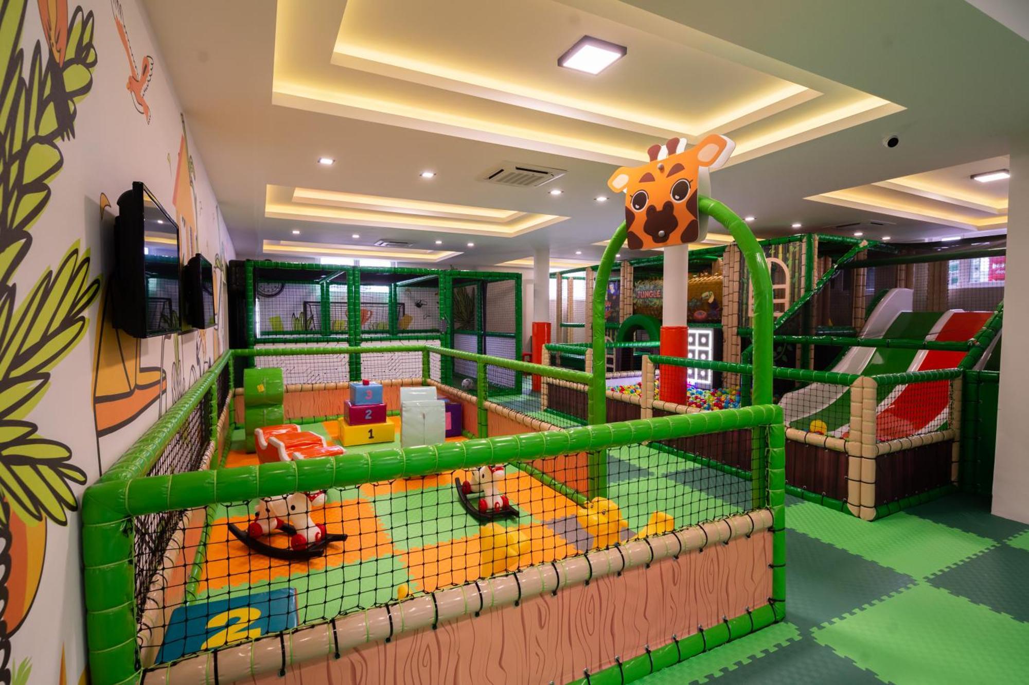 Hotel Nest Bijeljina Ngoại thất bức ảnh