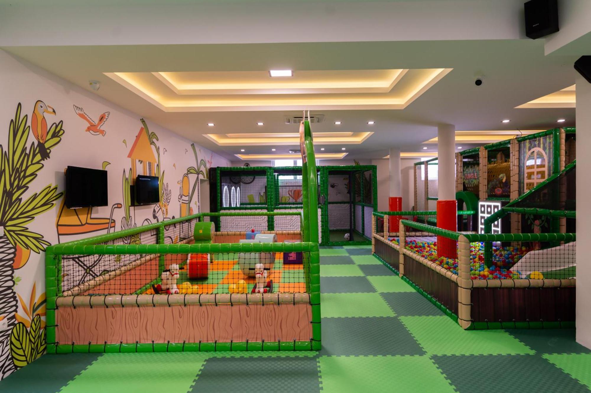 Hotel Nest Bijeljina Ngoại thất bức ảnh