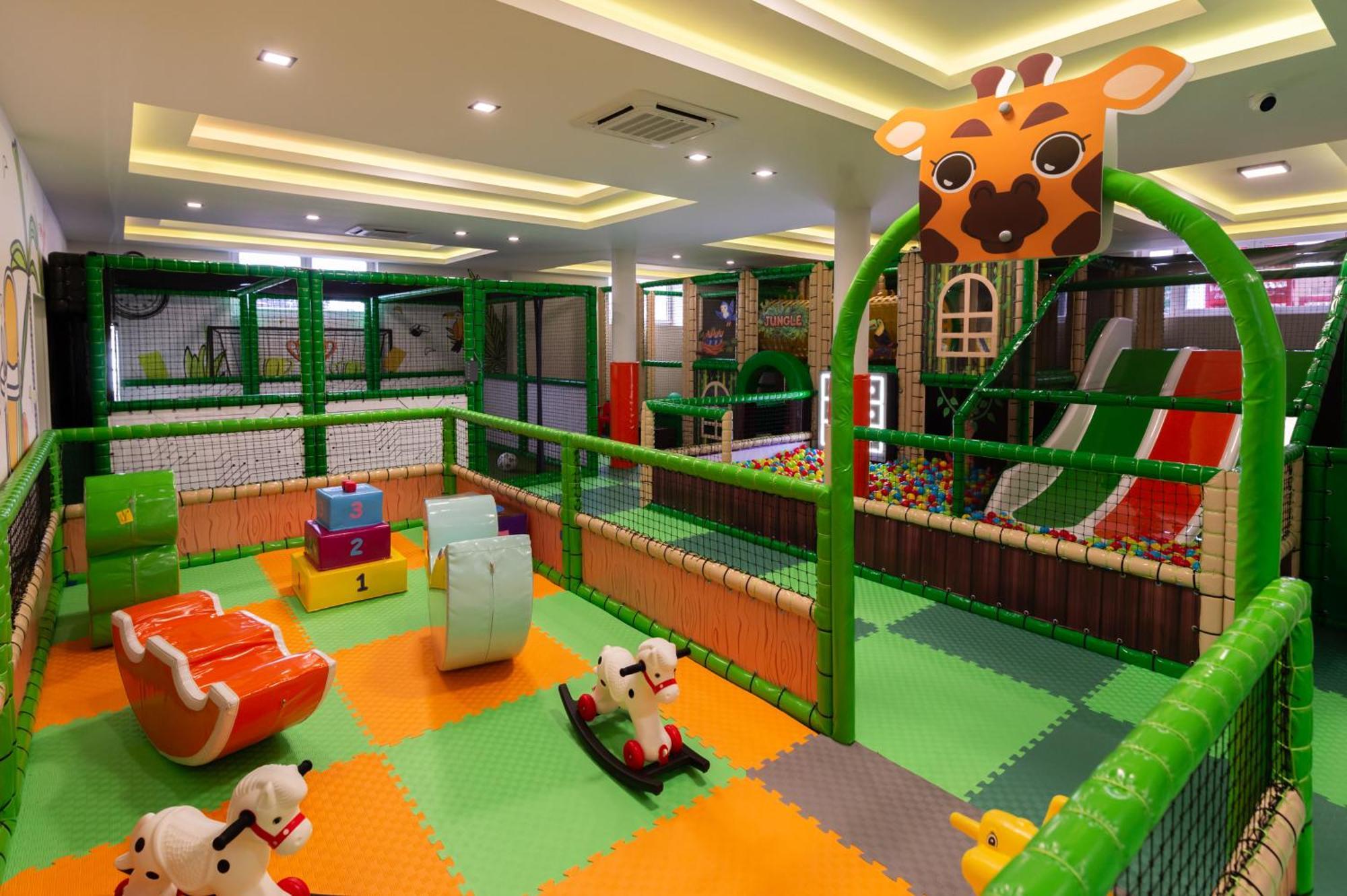 Hotel Nest Bijeljina Ngoại thất bức ảnh