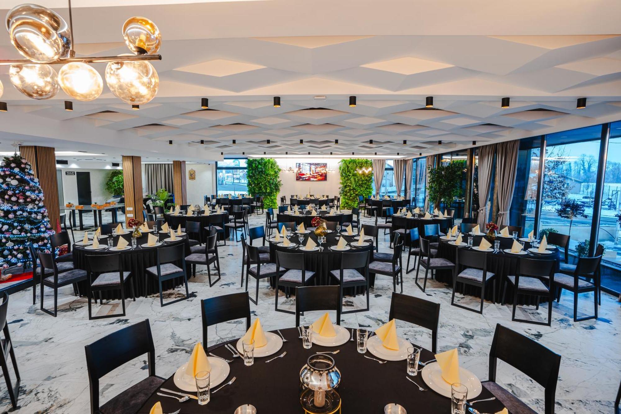 Hotel Nest Bijeljina Ngoại thất bức ảnh