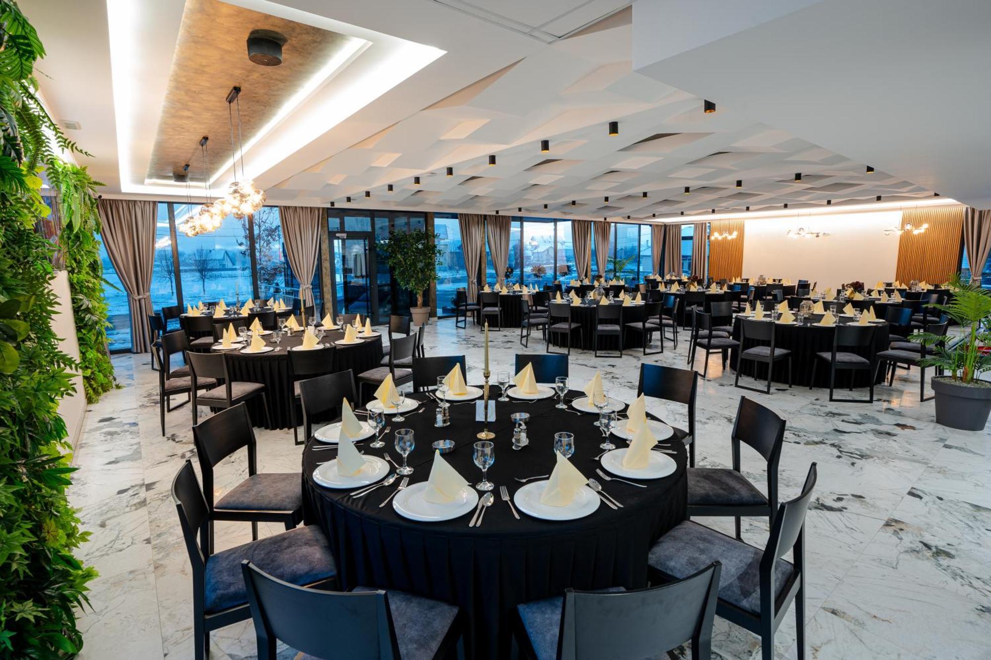 Hotel Nest Bijeljina Ngoại thất bức ảnh