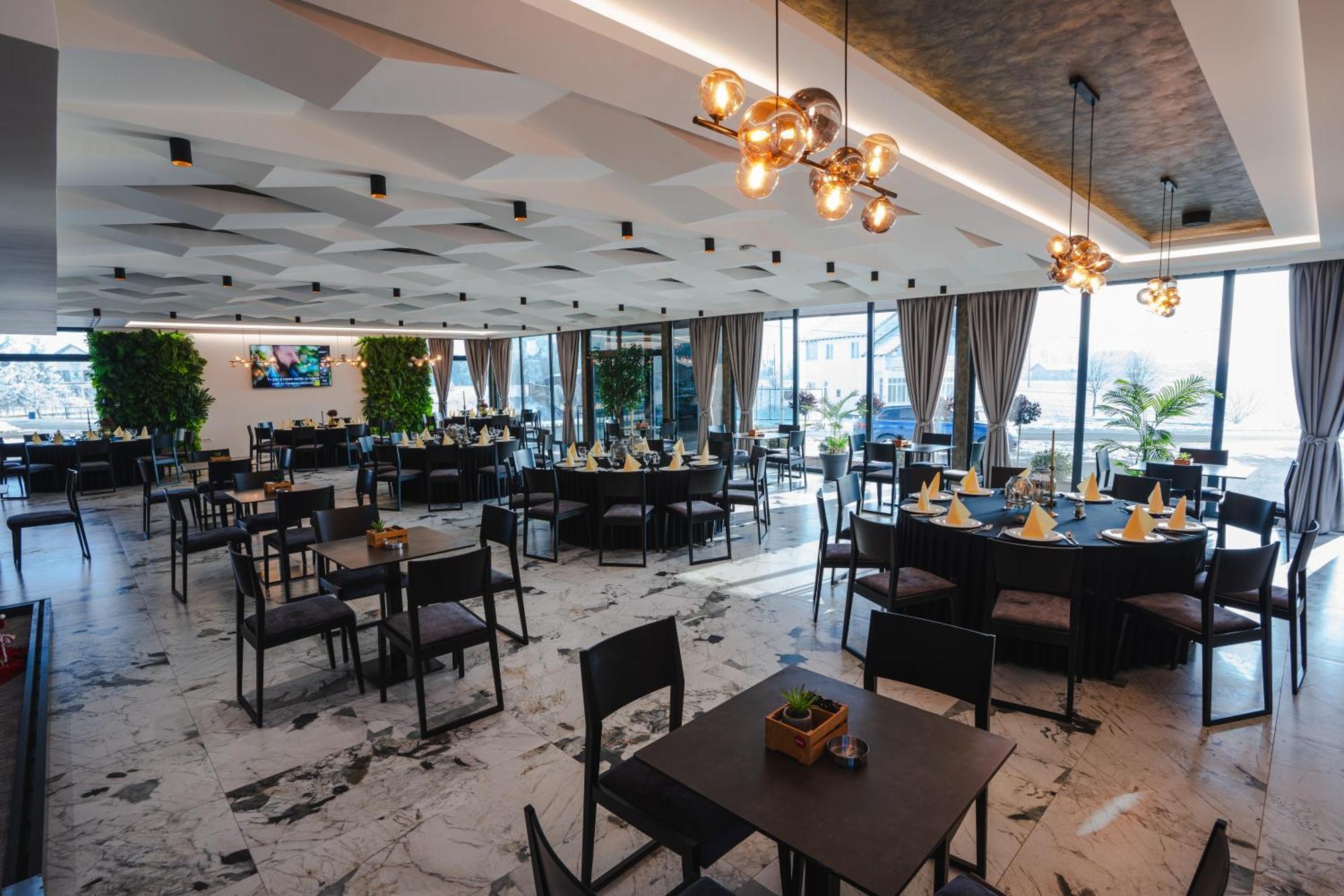 Hotel Nest Bijeljina Ngoại thất bức ảnh