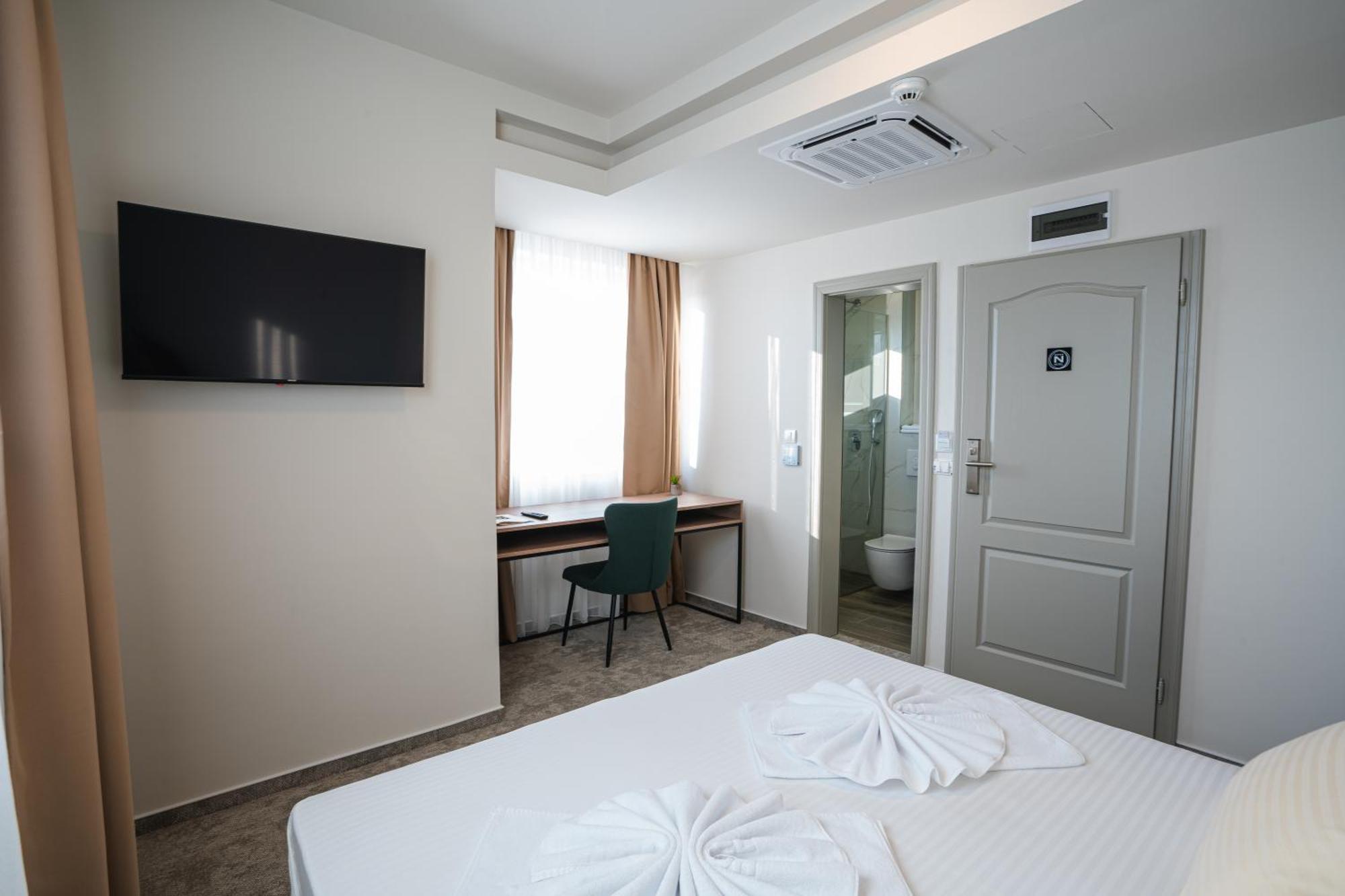 Hotel Nest Bijeljina Ngoại thất bức ảnh