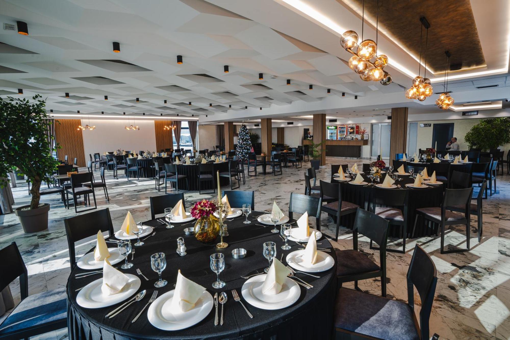 Hotel Nest Bijeljina Ngoại thất bức ảnh