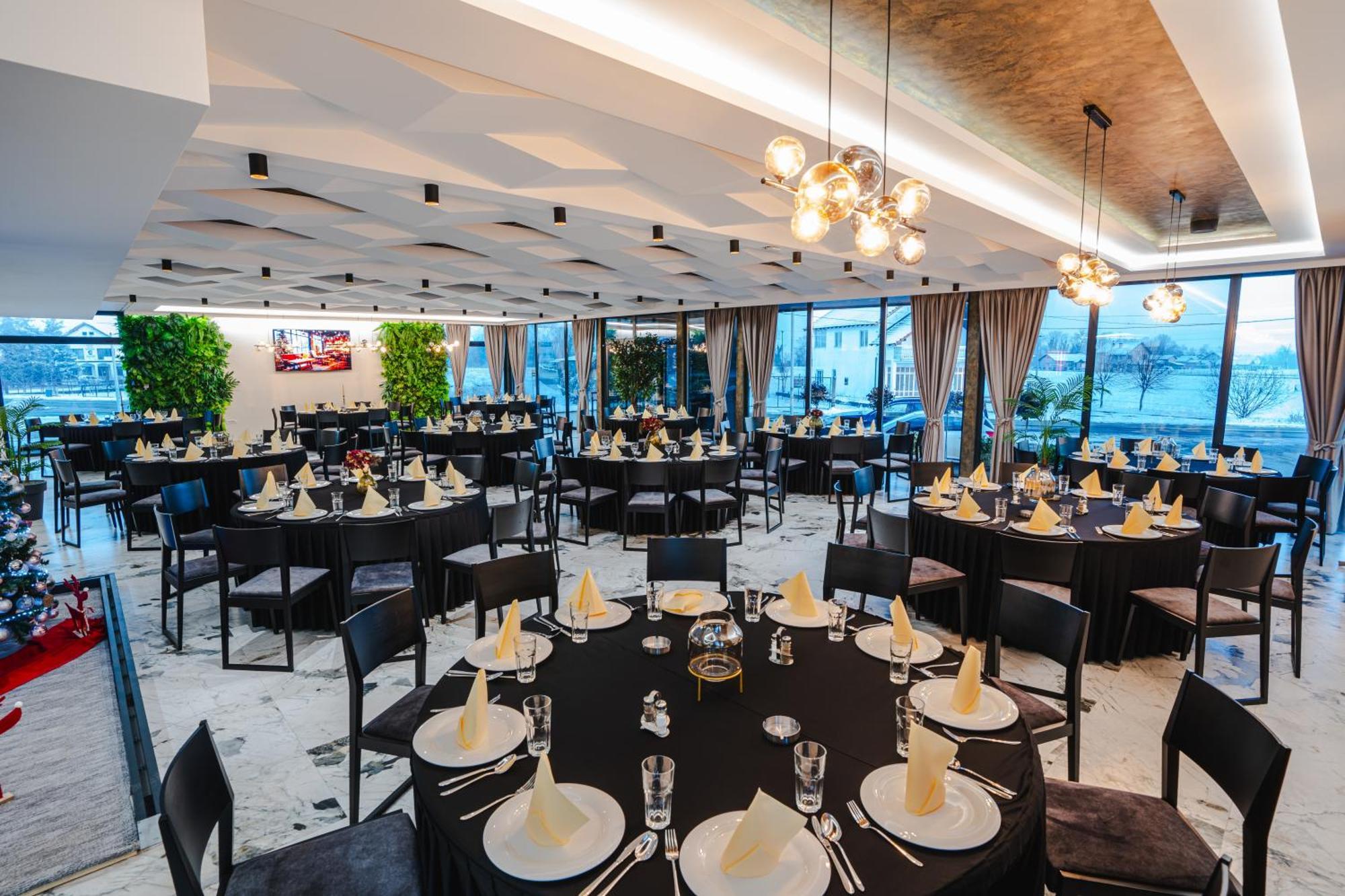 Hotel Nest Bijeljina Ngoại thất bức ảnh