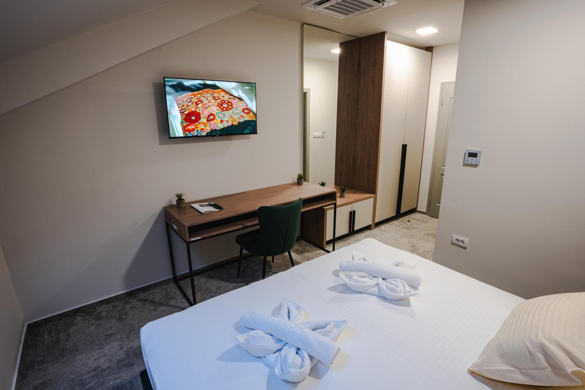 Hotel Nest Bijeljina Ngoại thất bức ảnh