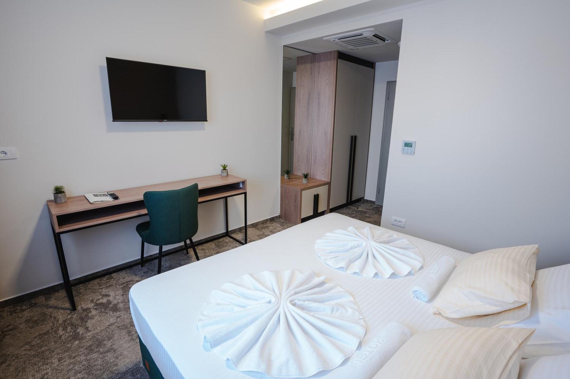 Hotel Nest Bijeljina Ngoại thất bức ảnh